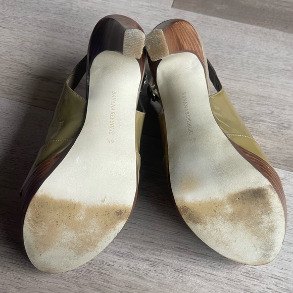 BANANA REPUBLIC TAN/Brown Classic Leather Design Heels - Picture 5 of 8